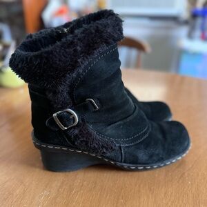 Baretraps winter wedge booties boots black size 9